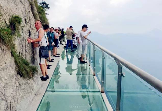 鼎創游樂專業無動力游樂設備，精心打磨產品，為您打造獨一無二的景區IP！